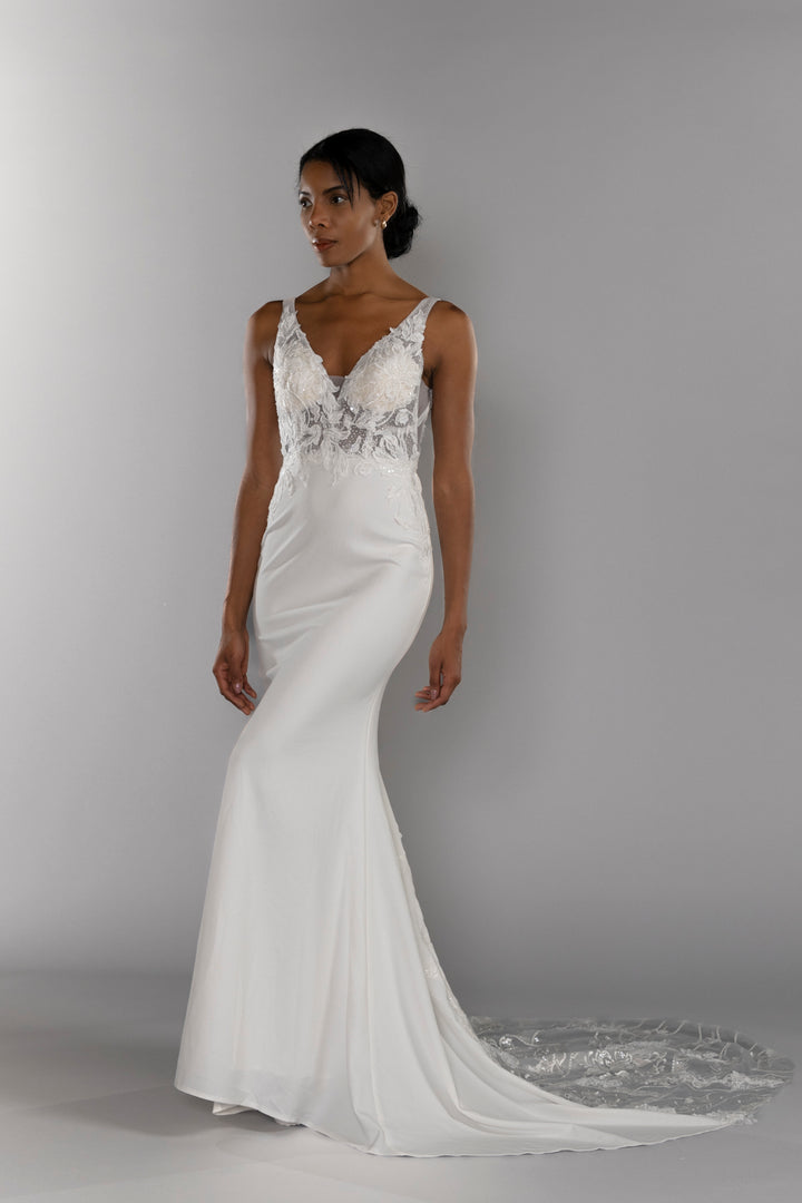 Wedding Gown Fit & Flare Moloty A148