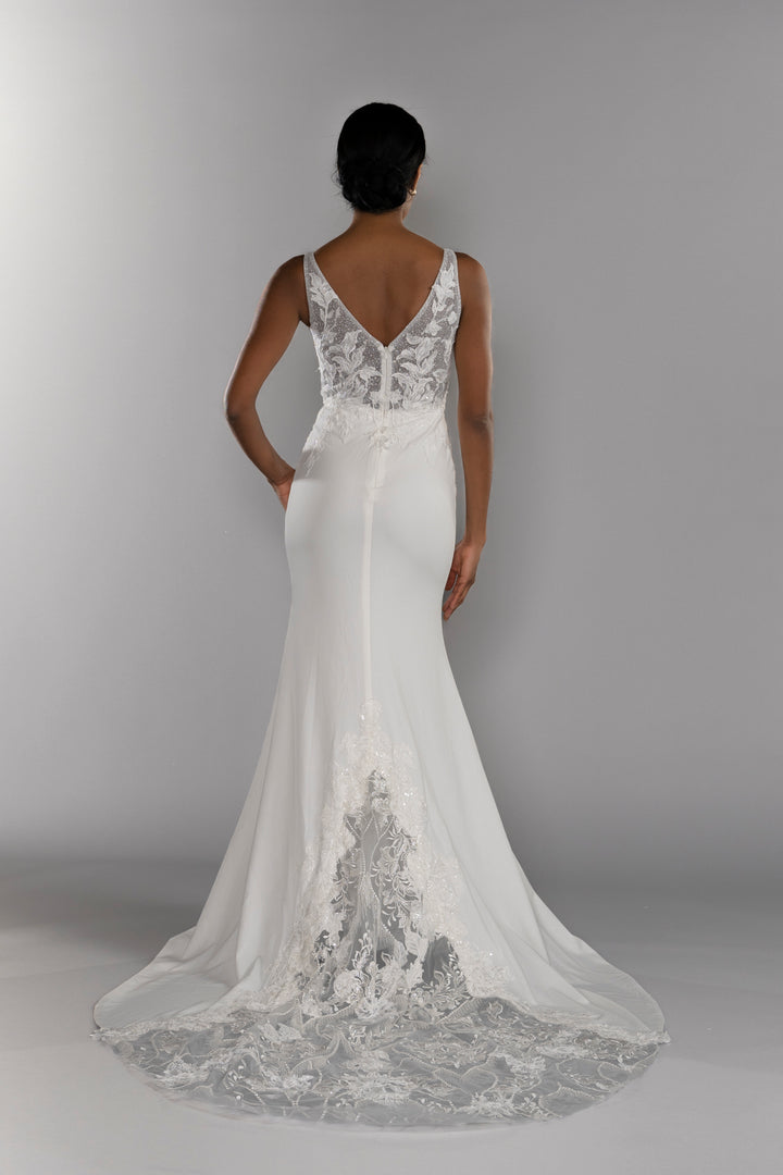 Wedding Gown Fit & Flare Moloty A148
