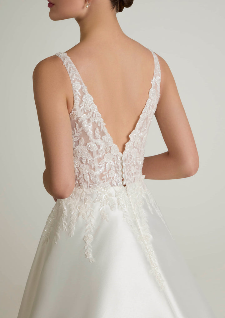 Wedding Gown A-line Pronovias ELEGANZA