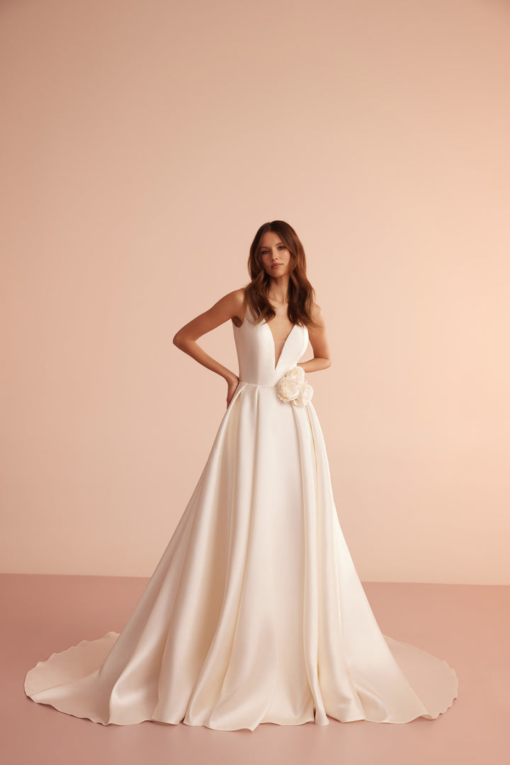 Wedding Gown A-line ARIAMO L404