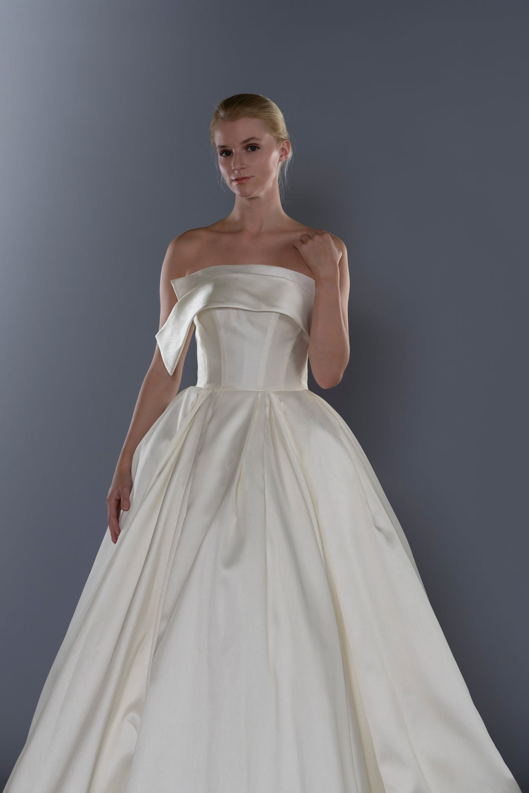 Wedding Gown A-line Moloty A130