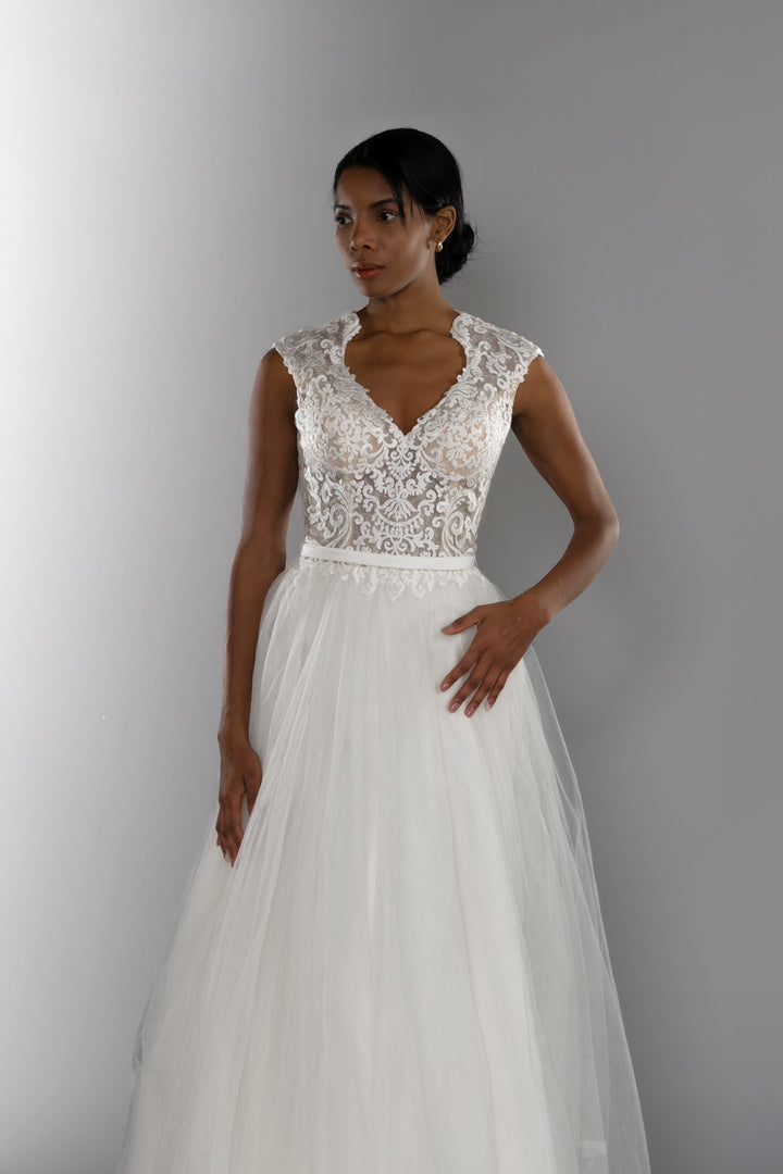 Wedding Gown A-line Moloty A150