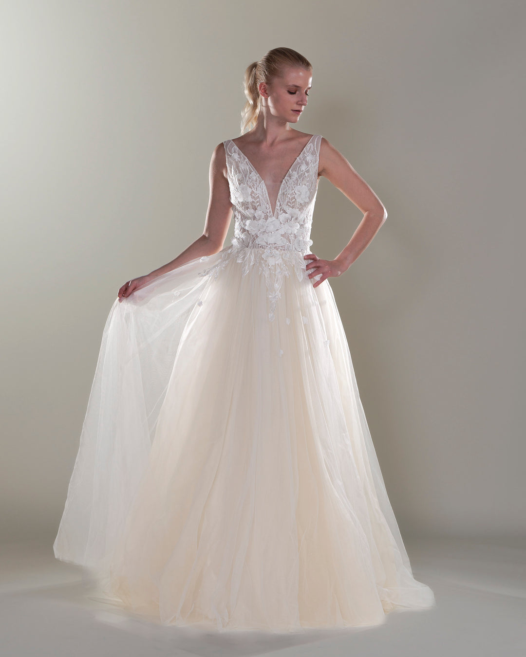 Wedding Gown A-line Moloty A120