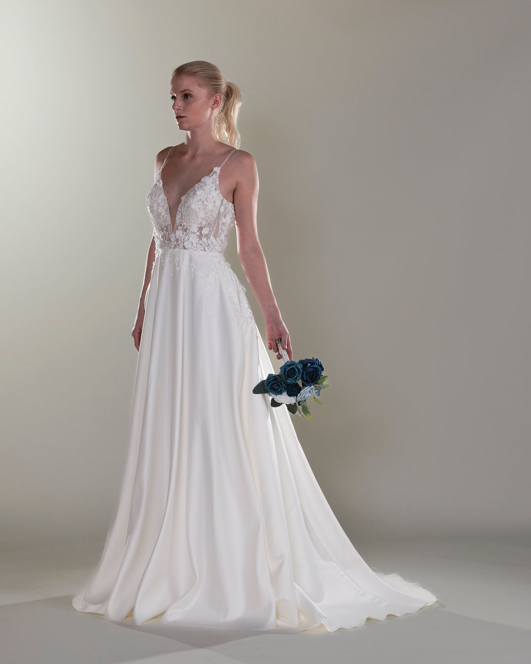 Wedding Gown A-line Moloty S205