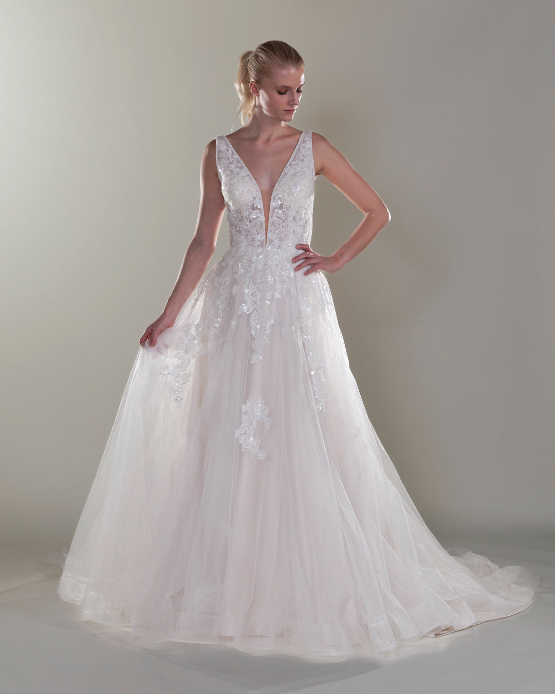 Wedding Gown A-line Moloty A010