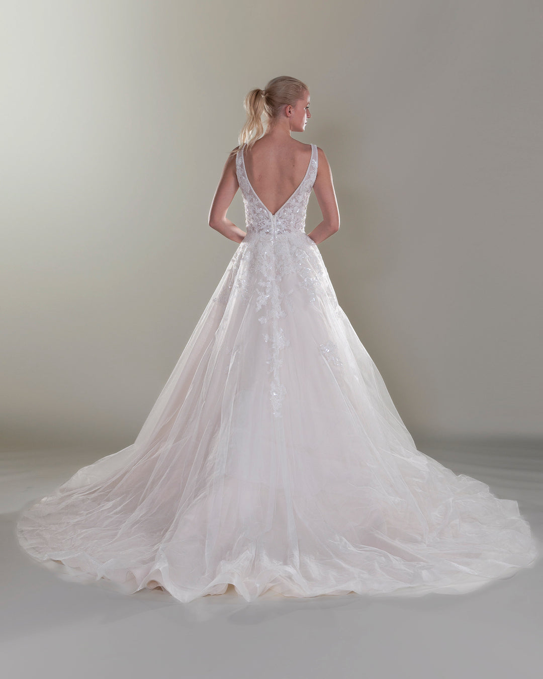 Wedding Gown A-line Moloty A010